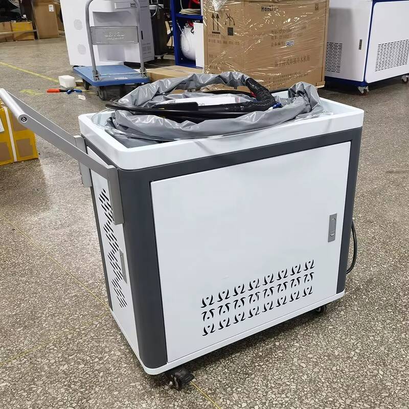 Laser światłowodowy impulsowy  – Industrial Laser Cleaning Equipment recenzja i cena